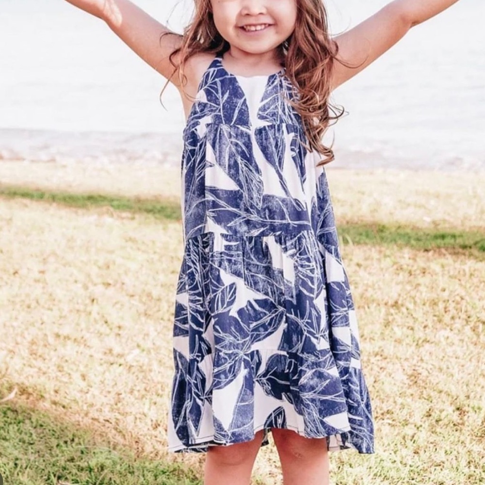 Cinnamon Girl Hawaii girls sun dress - Banana Leaf Print size 7-8